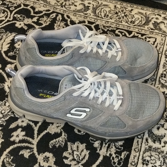 Grey Skechers Size 10.5 - Picture 2 of 5